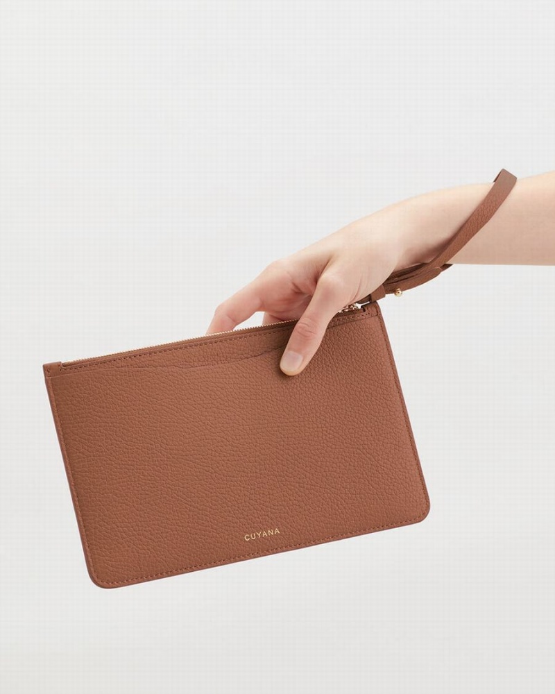 Cuyana Slim Wristlet Pung Dame Brune | ROA3188JI