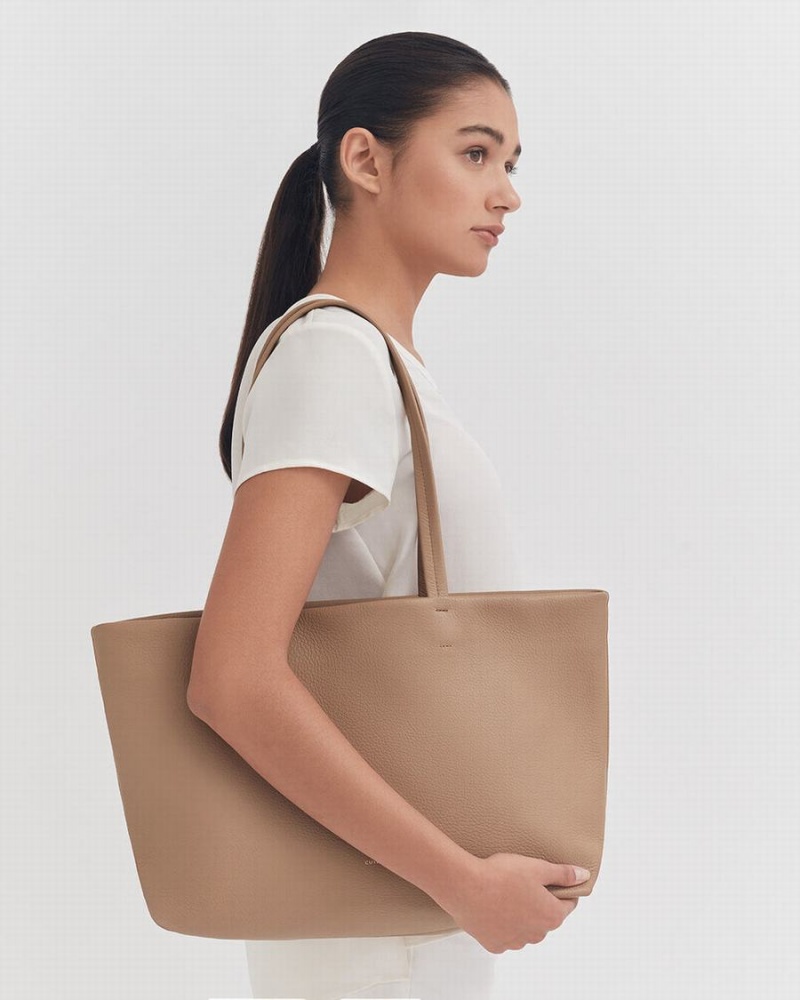 Cuyana Small Easy Tote Tasker Dame Khaki | CQC4950UX