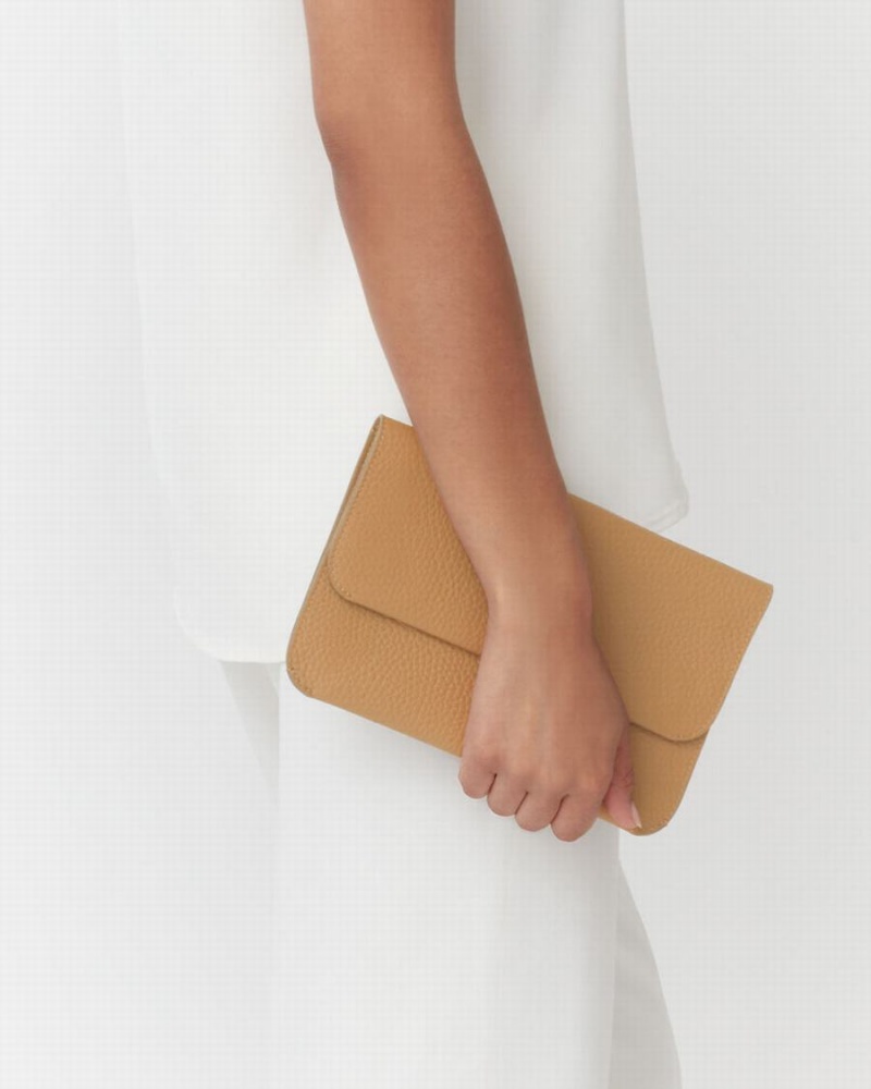 Cuyana System Flap Clutch Tasker Dame Gul Brune | JFN8799YD